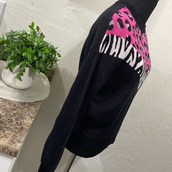 Animal Print Chevron Sweater size XS - Picture 6 of 9